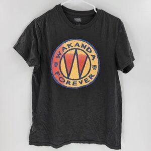 Marvel wakanda forever black panther tshirt medium